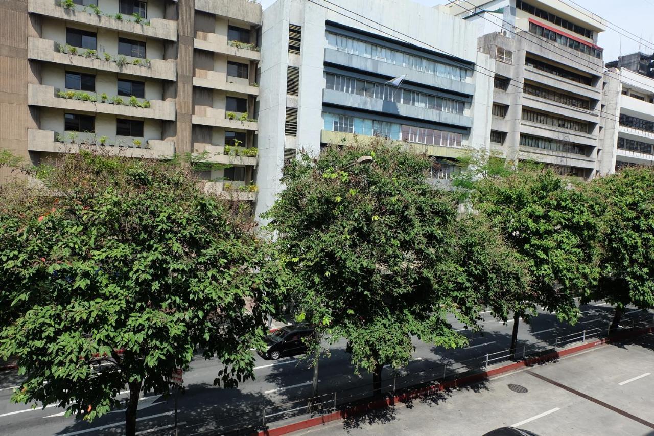Spaces Hotel Makati Makati City Exterior foto